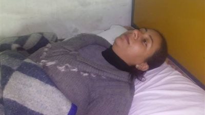 10 سنوات خدمة.. مُعلمة تُضرب عن الطعام بعد فصلها من التدريس بالمنيا (مستند)