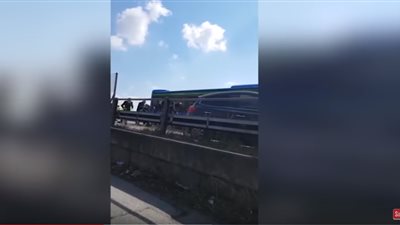 شاهد.. لحظة تحرير أطفال أتوبيس إيطاليا من السائق السنغالى (فيديو)