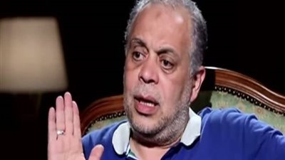أشرف زكي : فيه ناس روجت إن الفنانين بيقبضوا بالملايين عشان يضربونا في مقتل