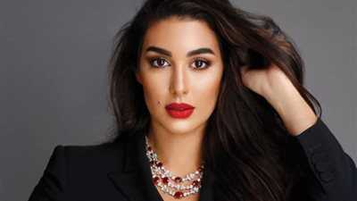 مشادات بين أحمد بدير وياسمين صبري بديكور “حكايتي”.. تعرف على السبب