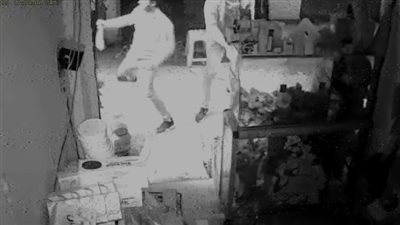 اعتدوا على أم سعاد وسط صمت الأهالى والأمن.. عصابة سطو مسلح تنتشر فى “المعمورة” (فيديو)