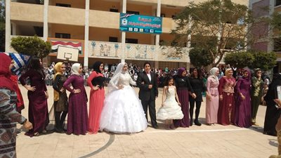 عرض أزياء بمدرسة شبرا الخيمة الثانوية بنات يثير الجدل (صور)