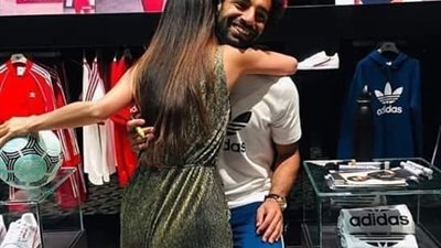 بعد صورة الحضن.. محمد صلاح يعبر عن حبه لزوجته بهذه الطريقة (صور)