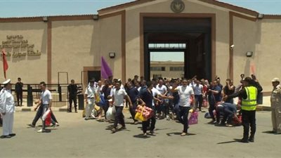 الإفراج بالعفو عن 131 من نزلاء السجون وبالشرطي عن 403 آخرين