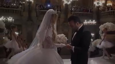 زفاف حفیدة صدام حسين على ابن قبيلة الخرابيط الكويتية في أوبرا باریس (فيديو)