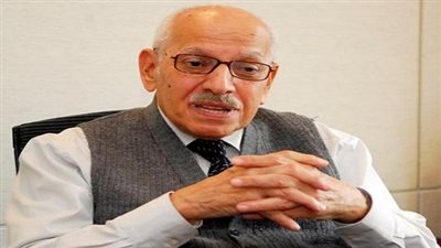 وزراء وكبار رجال الدولة يشاركون في عزاء أحمد كمال أبو المجد