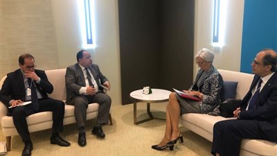 وزير المالية يلتقي مديرة صندوق النقد الدولي في واشنطن