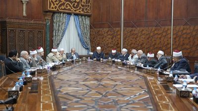 الأزهر يوقف تنفيذ فصل عمالة المعاهد المنضمة لحين استطلاع رأي مجلس الدولة