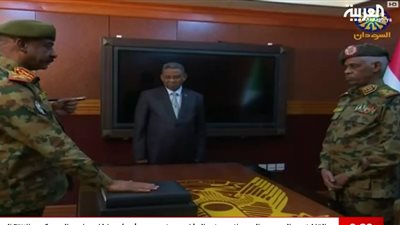 تعيين بن عوف رئيسا والماحي نائبًا للمجلس العسكري الانتقالي السوداني