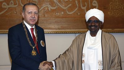 أردوغان يعلق على عزل الرئيس السوادني عمر البشير: “انتظر أي أنباء عنه”