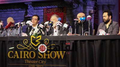 يحيى الفخراني ونجوم مسرحية الملك لير عن تفاصيل العرض