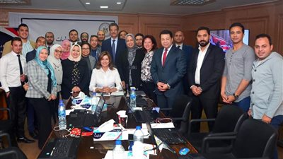 غرفة عمليات  تستجيب لـ 105 استفسارا من المصريين بالخارج  (صورة)