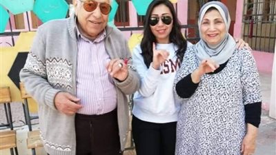 شيماء الشايب وفاطمة عيد تدليان بأصواتهن في الاستفتاء على التعديلات الدستورية (صور)