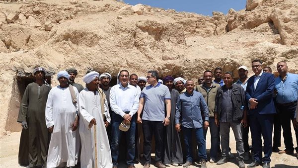 رئيس الوزراء يزور