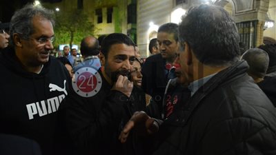 حميد الشاعري أول الحاضرين في جنازة والدة هشام عباس (صور)