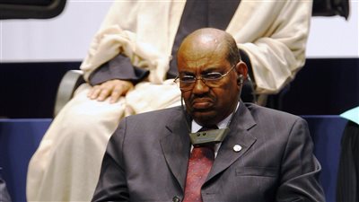 لا يعرف أرقامها سوى البشير.. العثور على خزانة أموال ضخمة بمنزل الرئيس السودانى المعزول