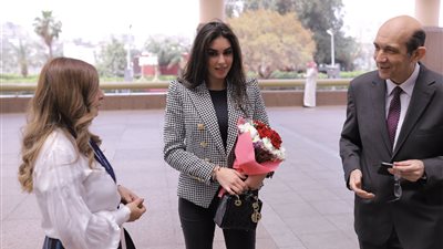 تنصيب الفنانة ياسمين صبرى سفيرة للمرأة الأفريقية