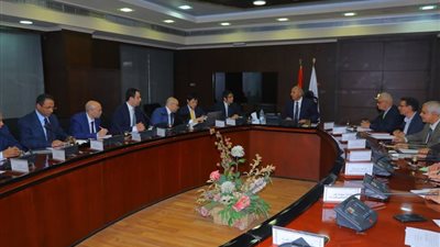 “الوزير” يبحث مع “ميتسوبيشي” تطوير 58 قطارًا للخطين الأول والثاني للمترو