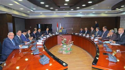 كامل الوزير: كافة تعاقدات المشروعات الجديدة سيتم طرحها في مناقصات عامة (صور)