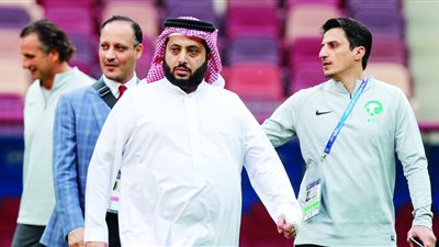 تركي آل الشيخ يكشف حقيقة وقف مستحقات مدرب الزمالك (صورة)