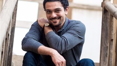 متابع يسخر من أدوار الأكشن التي يقدمها آسر ياسين.. والفنان يرد (صورة)