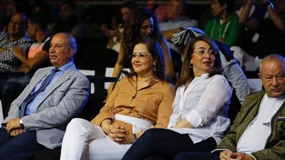 وزيرتا التخطيط والتضامن ومحافظ البحر الأحمر وساويرس في نهائي الجونة الدولية للإسكواش (صور)