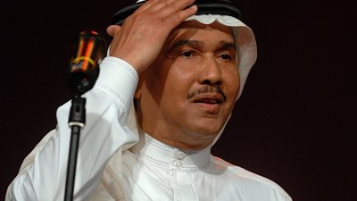 محمد عبده يبدأ حفله بالأوبرا بقصيدة “أحلى خبر” لنزار قبانى