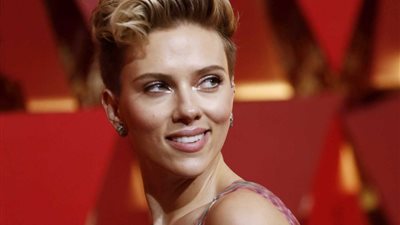 سكارليت جوهانسون ليست الأولى.. نجوم طالتهم شائعات الترشح للانتخابات (صور)