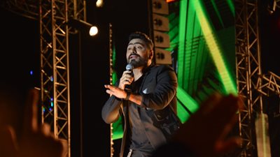 نكشف السبب الحقيقي لتأجيل حفل تامر حسني بقصر العيني