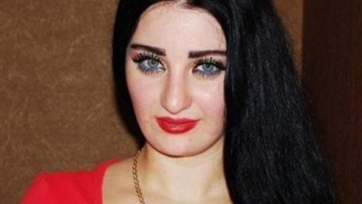 بـ”العربي المكسر”.. صافيناز تشغل العين السخنة وتسأل الجمهور: “أرقص ولا بلاش”؟ (فيديو)