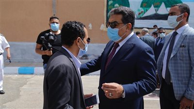 رئيس قطاع السجون: نتابع حالة النزلاء الصحية بأهمية