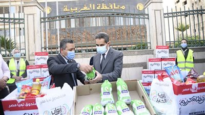 ضمن حملة أبواب الخير.. محافظ الغربية يتفقد قوافل صندوق تحيا مصر للقري الأكثر احتياجاً 