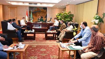 الأنصاري يوجه بحصر أسواق الفيوم .. ومراجعة القيمة الإيجارية المحصلة من المنتفعين