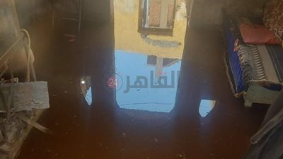 غرق قرية العطواني بإدفو بمياه الصرف الصحي.. والمسئولون: ليس لدينا حل