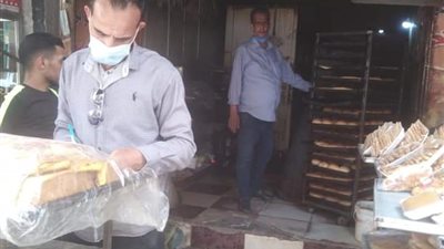منتجات مجهولة المصدر.. تحرير 38 محضرًا في حملة على الأسواق والمخابز بالمنيا