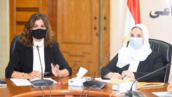 وزيرة الهجرة نبيلة