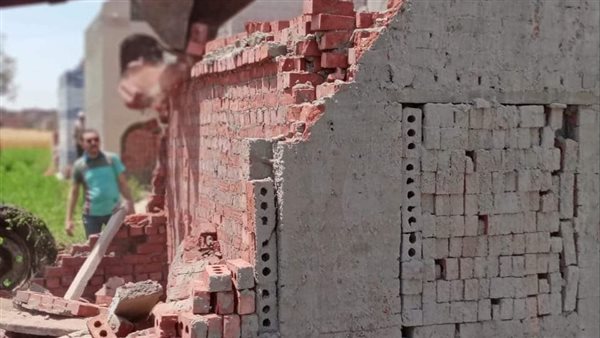 إزالة مقابر مخالفة