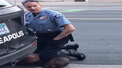 السجن 22 عامًا ونصفًا لشرطي أمريكي مدان بقتل جورج فلويد