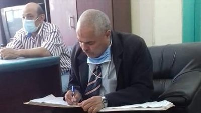 لتقصيرهم في العمل.. إحالة 18 موظفًا للتحقيق بقرية 