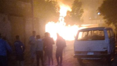 نشوب حريق داخل سوق بمنطقة النهضة والدفع بسيارات الإطفاء