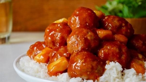 كرات اللحم بصوص الأناناس