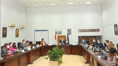 وزير الآثار يستعرض استراتيجية العلاقات العامة للسياحة المصرية مع شركة دولية متخصصة