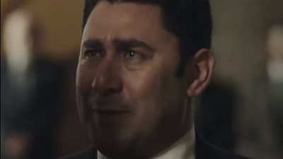 بكى ونعاه بكلمات مصطنعة.. 