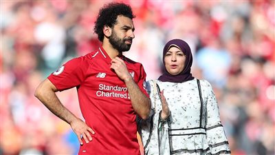محمد صلاح يحذف صور زوجته من إنستجرام