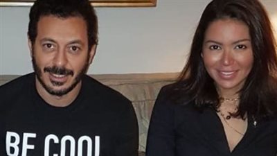 لقاء الخميسي تهنئ مصطفى شعبان على نجاح 