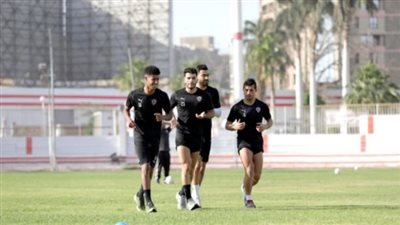 3 أسباب وراء تأجيل تجديد عقود ثنائي الزمالك