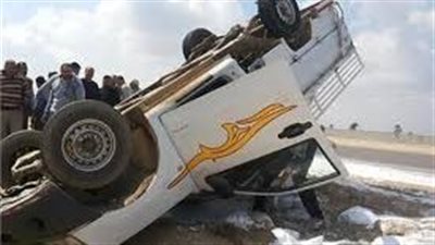 إصابة 6 أشخاص إثر انقلاب سيارة بطريق وادي العلاقي بأسوان