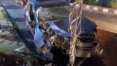 إصابة 3 أشخاص إثر اصطدام سيارة ملاكي برصيف في أسيوط