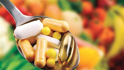 أضرار الإفراط في تناول فيتامين سي.. يكوّن حصوات في الكلى والمثانة