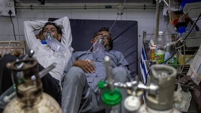 وفاة 25 مصابا هنديا بفيروس كورونا بسبب نقص الأكسجين